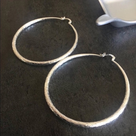✨✨925 Sterling Silver Hoop Earrings✨✨ - Picture 2 of 5